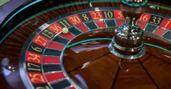 Bangladesh mobile user reading 15 bad Live Baccarat category guide